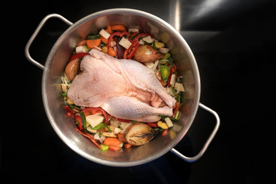 Produktfoto zu Ganzes Suppenhuhn, vakuumiert (ca. 0,9-1,4 kg)