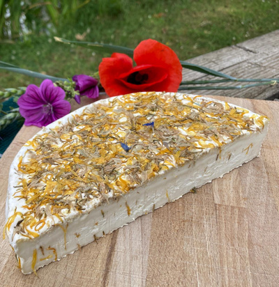 Produktfoto zu 1_2  Ziegenbrie Blütenbert mit Blütenmischung, ca. 450g